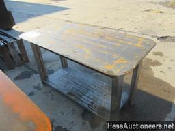 WELDING TABLE WITH SHELF