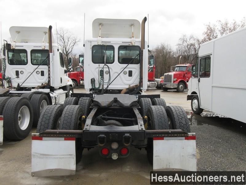 2011 FREIGHTLINER CASCADIA T/A DAYCAB