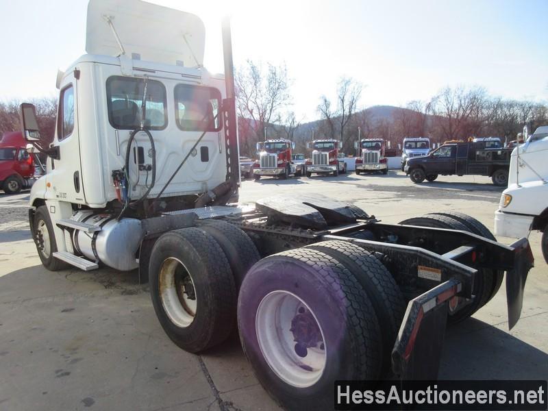 2012 FREIGHTLINER CASCADIA T/A DAYCAB