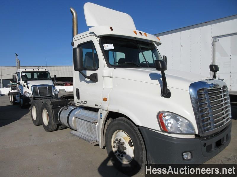 2012 FREIGHTLINER CASCADIA T/A DAYCAB