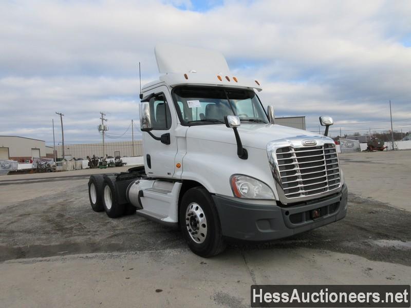 2012 FREIGHTLINER CASCADIA T/A DAYCAB