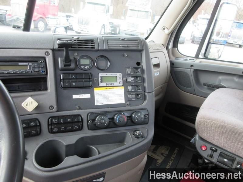 2012 FREIGHTLINER CASCADIA T/A DAYCAB