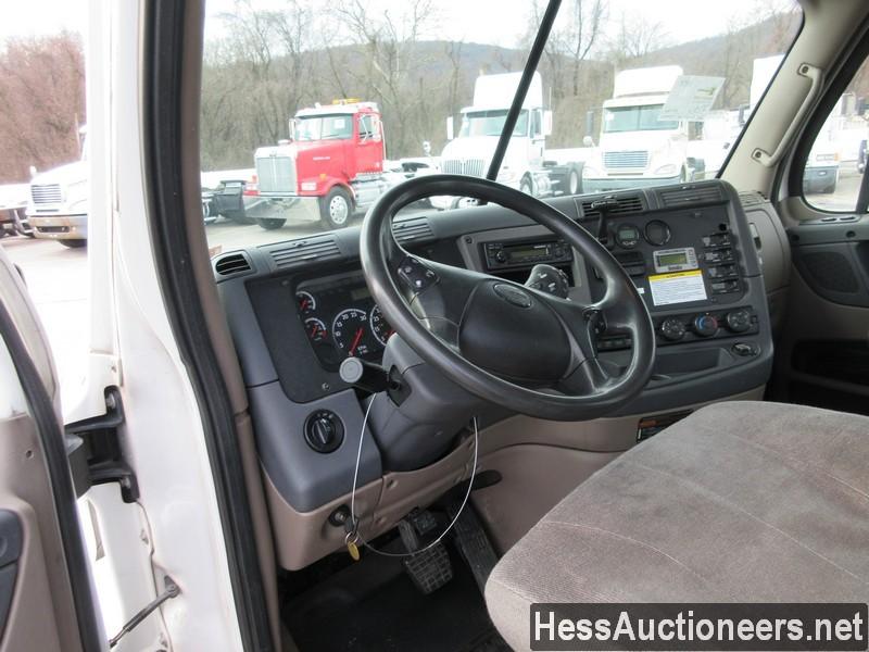 2012 FREIGHTLINER CASCADIA T/A DAYCAB