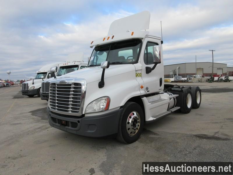 2012 FREIGHTLINER CASCADIA T/A DAYCAB