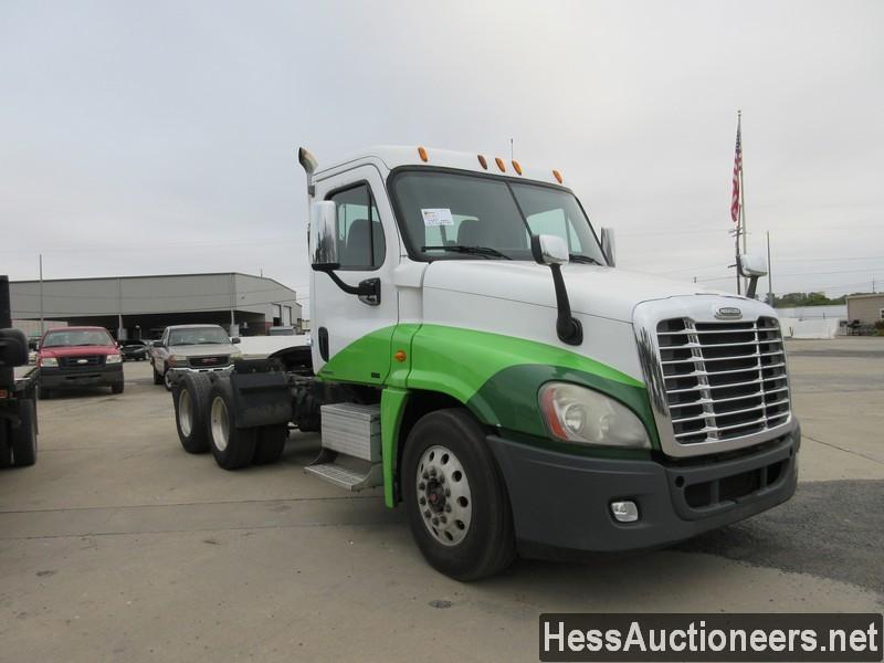 2009 FREIGHTLINER CASCADIA 125 T/A DAYCAB