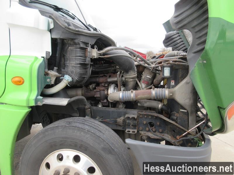 2009 FREIGHTLINER CASCADIA DAYCAB