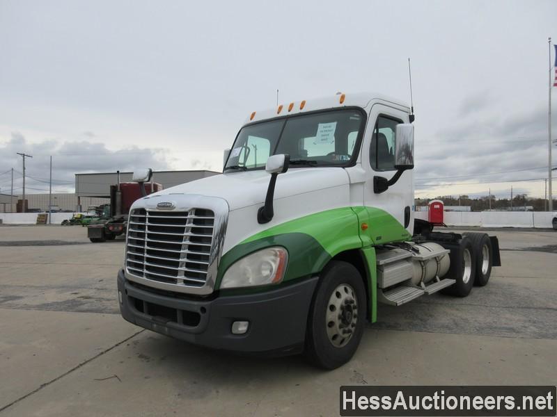 2009 FREIGHTLINER CASCADIA DAYCAB