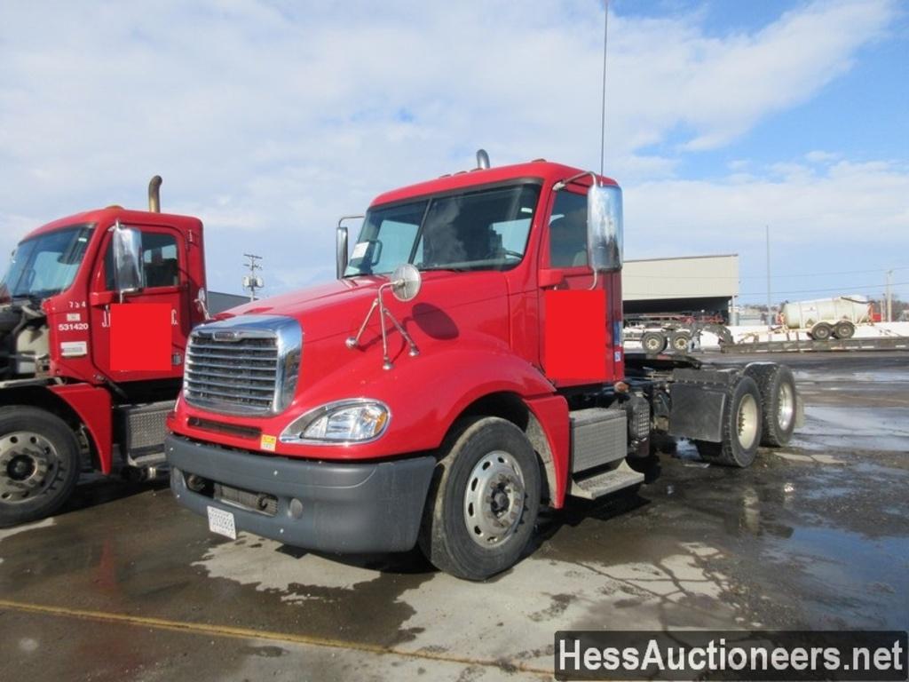 2013 FREIGHTLINER COLUMBIA T/A DAYCAB