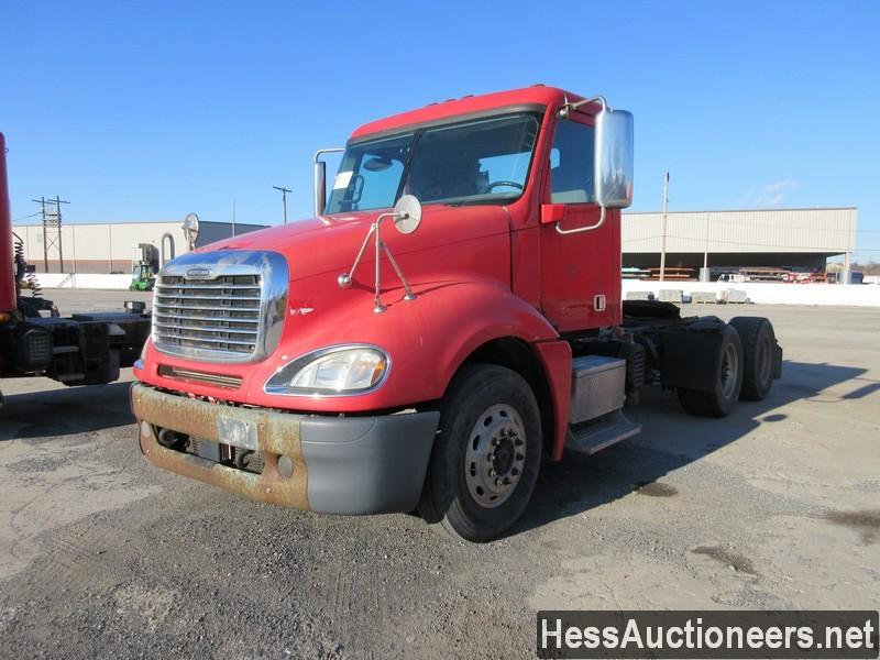 2013 FREIGHTLINER COLUMBIA T/A DAYCA