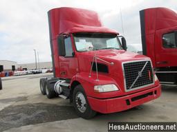 2014 VOLVO VNM200 T/A DAYCAB