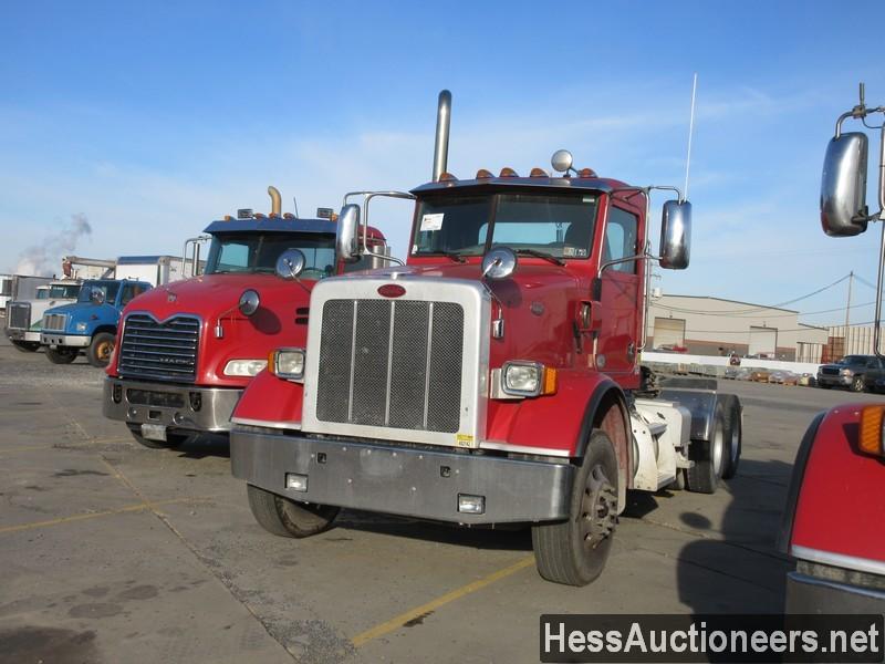 2015 PETERBILT 365 T/A DAYCAB