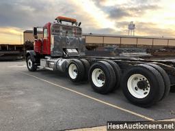 2015 PETERBILT 389 TRI-AXLE DAYCAB