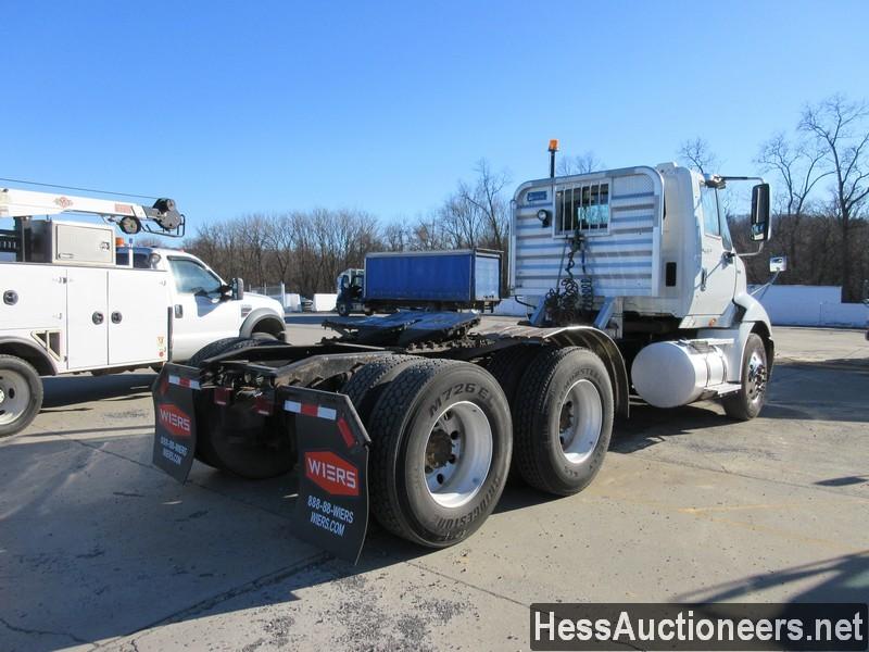 2013 INTERNATIONAL PROSTAR T/A DAYCAB