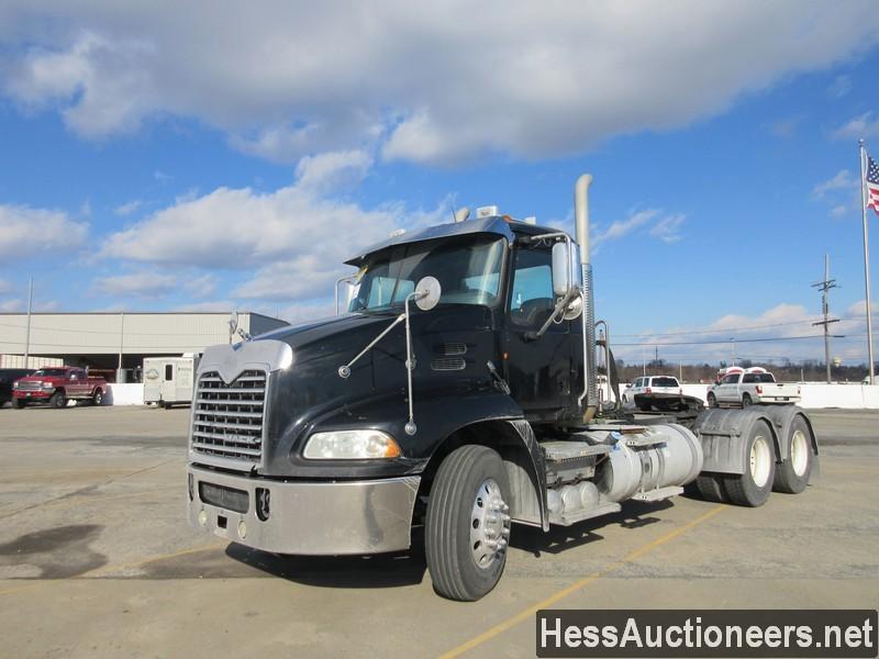 2012 MACK CXU PINNACLE T/A DAYCAB