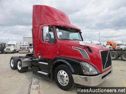 2015 VOLVO VNL62T300 T/A DAYCAB