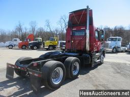 2015 VOLVO VNL62T300 T/A DAYCAB