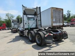 2015 VOLVO VNL T/A DAYCAB,  TITLE DELAY, HESS REPORT ATTACHED, 439112 MILES