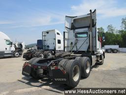 2015 VOLVO T/A DAYCAB,