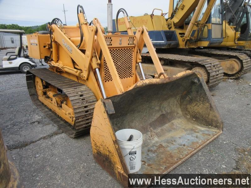 CASE LOADER CRAWLER D450, CASE 4 CYL ENG, 6030 HRS, DIESEL, 68&#34; W X 13â