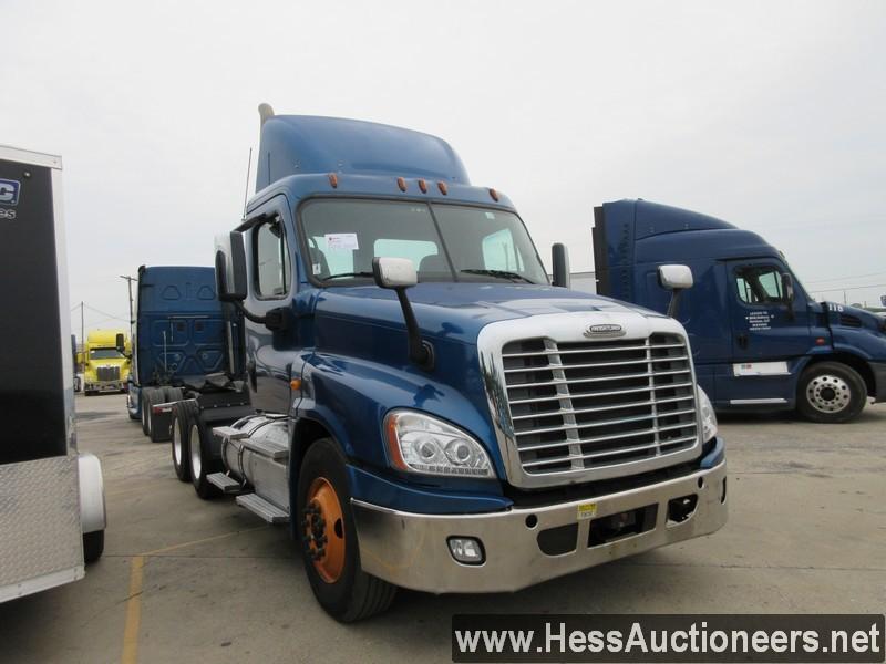 2014 FREIGHTLINER CA125DC T/A DAYCAB, TITLE DELAY, 850185 MILES ON ODO, 52000 GVW, DETRIOT DD13 12.9