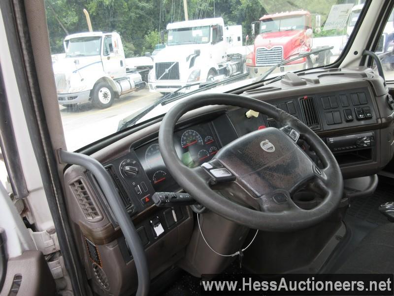 2012 Volvo T/a Daycab, Hess Report In Photos, 377371 Miles On Odo, Ecm 3773