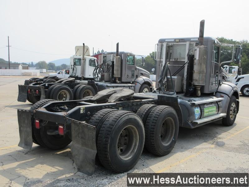 2014 Peterbilt 384 T/a Daycab, Hess Report In Photos, 299598 Miles On Odo,