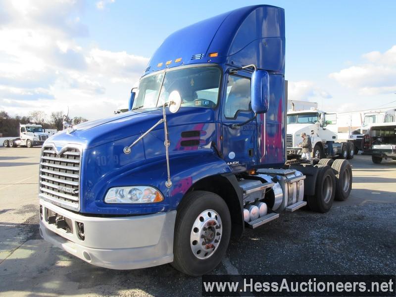 2014 MACK CXU613 T/A DAYCAB, 482809 MILES ON ODO, ECM 482812, 52500 GVW, MA