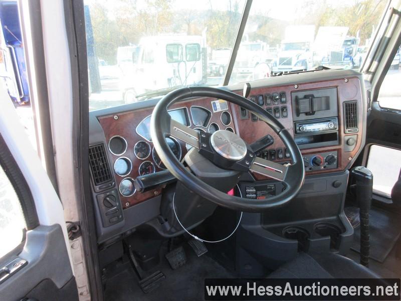 2010 MACK CXU613 T/A DAYCAB, 659997 MILES ON ODO, 52000 GVW, MACK MP8 ENG,