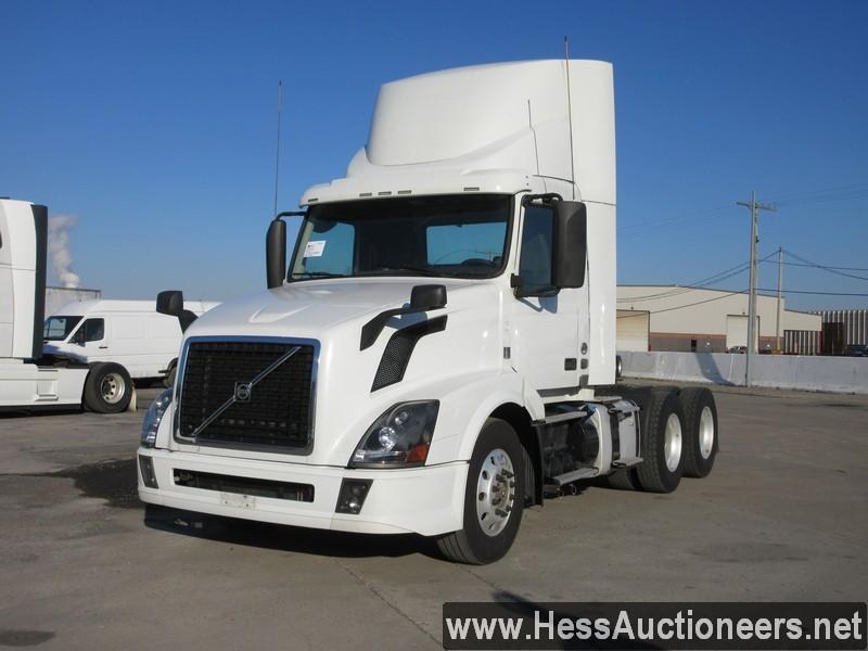 2016 VOLVO VNL T/A DAYCAB, HESS REPORT IN PHOTOS, 715858 MILES ON ODO, ECM