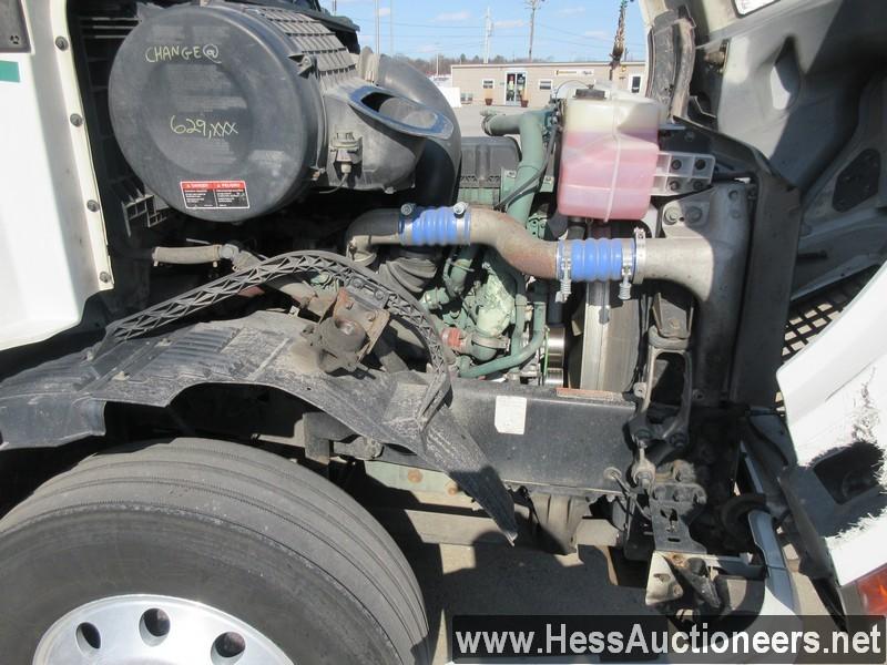 2015 VOLVO VNL T/A DAYCAB,  HESS REPORT IN PHOTOS, 592291 MILES ON ODO, ECM