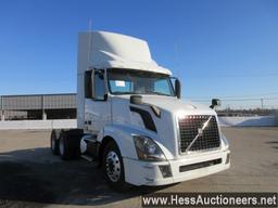 2016 VOLVO VNL T/A DAYCAB, HESS REPORT IN PHOTOS, 715858 MILES ON ODO, ECM