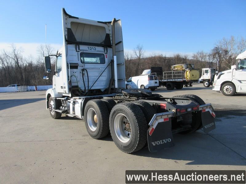 2016 VOLVO VNL T/A DAYCAB, HESS REPORT IN PHOTOS, 715858 MILES ON ODO, ECM