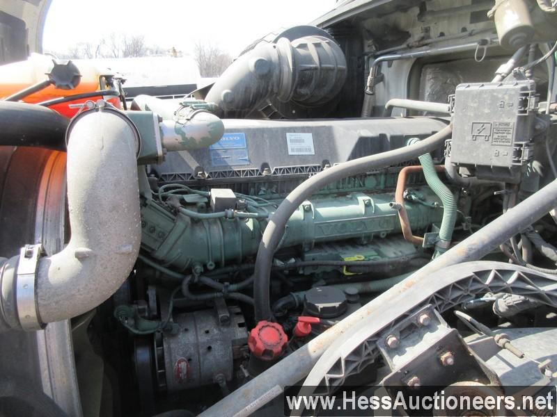 2016 VOLVO VNL T/A DAYCAB,  HESS REPORT IN PHOTOS, 639331 MILES ON ODO, ECM