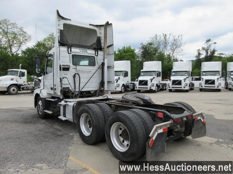 2016 VOLVO VNL64T300 T/A DAYCAB, 421289 MILES ON ODO, ECM 421292, 50000 GVW