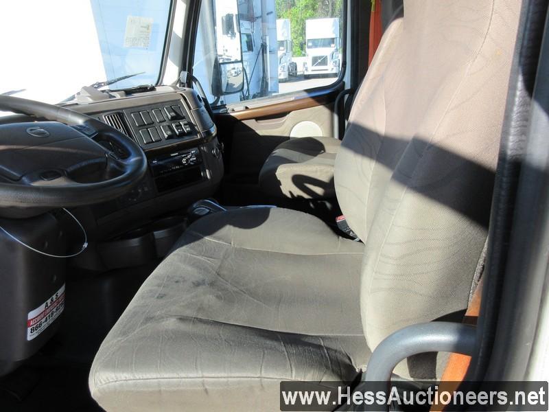 2017 VOLVO VNL64T300 T/A DAYCAB, HESS REPORT IN PHOTOS, 508098 MILES ON ODO