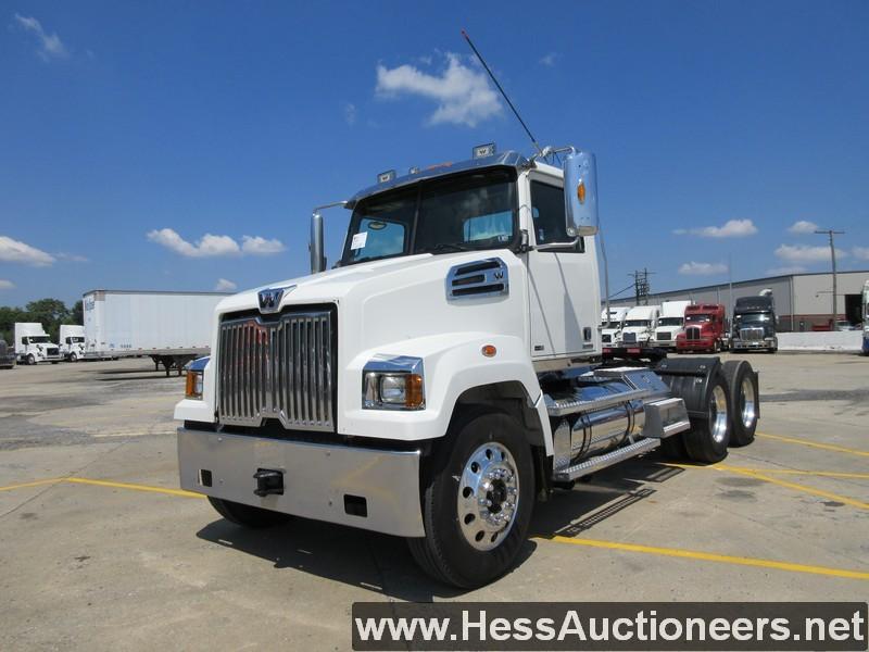 2015 WESTERN STAR 4700 T/A DAYCAB