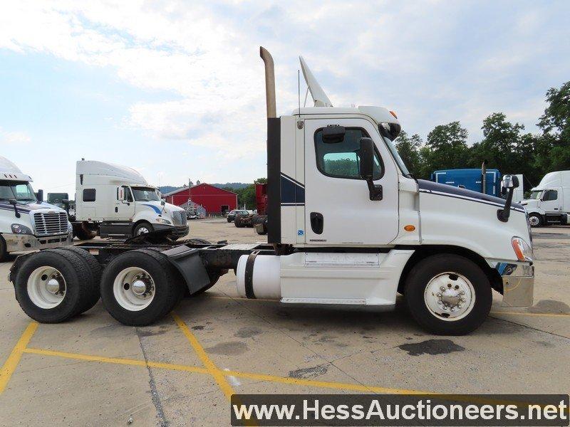 2009 FREIGHTLINER CASCADIA T/A DAYCAB