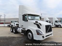 2015 VOLVO VNL64T300 T/A DAYCAB