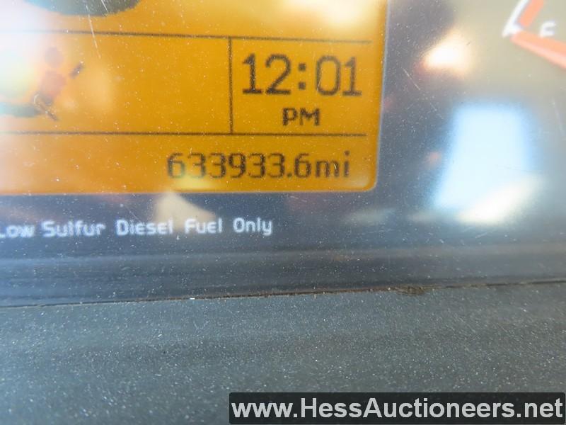 2013 VOLVO T/A DAYCAB, TITLE DELAY, HESS REPORT IN PHOTOS, 633933 MILES ON