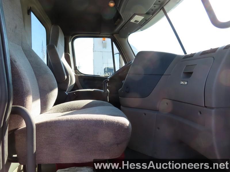 2015 FREIGHTLINER CASCADIA T/A DAYCAB,HESS REPORT IN PHOTOS, 144547 MILES O