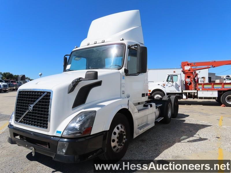 2015 VOLVO T/A DAYCAB, HESS REPORT IN PHOTOS, 374059 MILES ON OD, ECM 37406