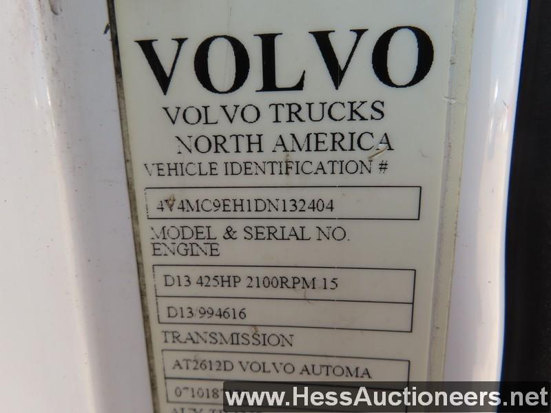 2013 VOLVO T/A DAYCAB, TITLE DELAY, HESS REPORT IN PHOTOS, 633933 MILES ON