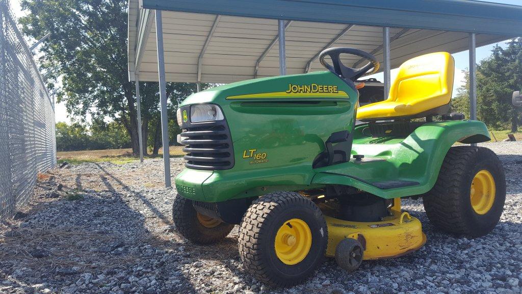 John Deere LT160 Mower