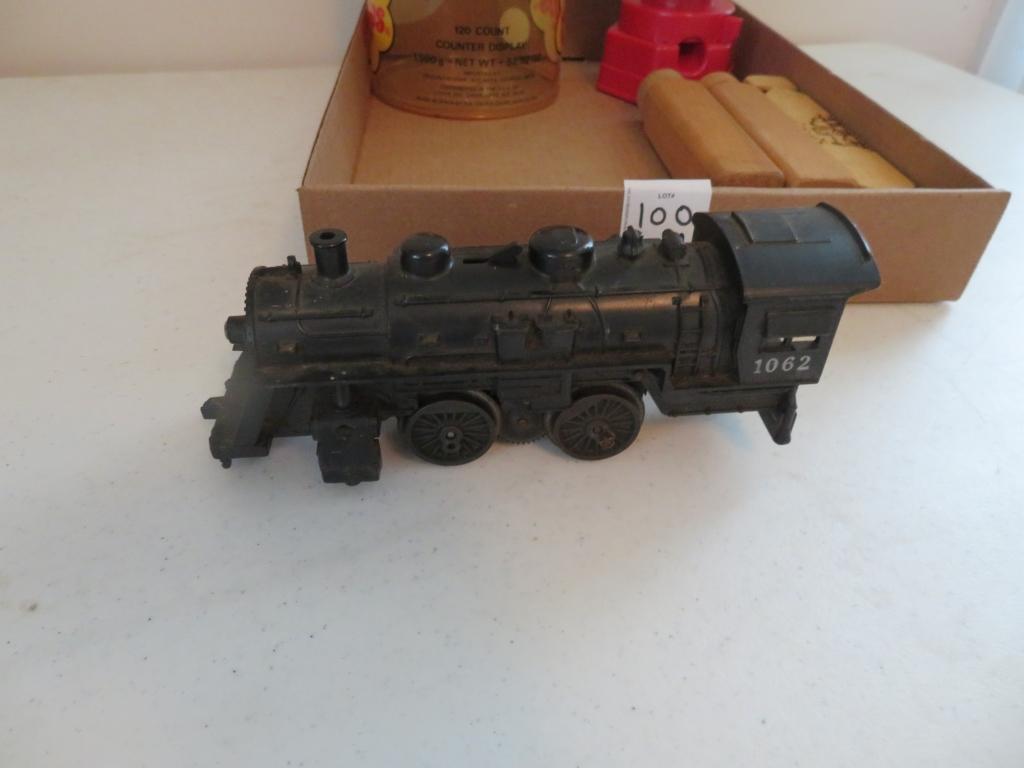 Lionel 1062 Locomotive, Mickey Mouse Bubble Gum, L