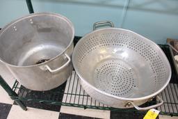 Aluminum Pot and Colander.