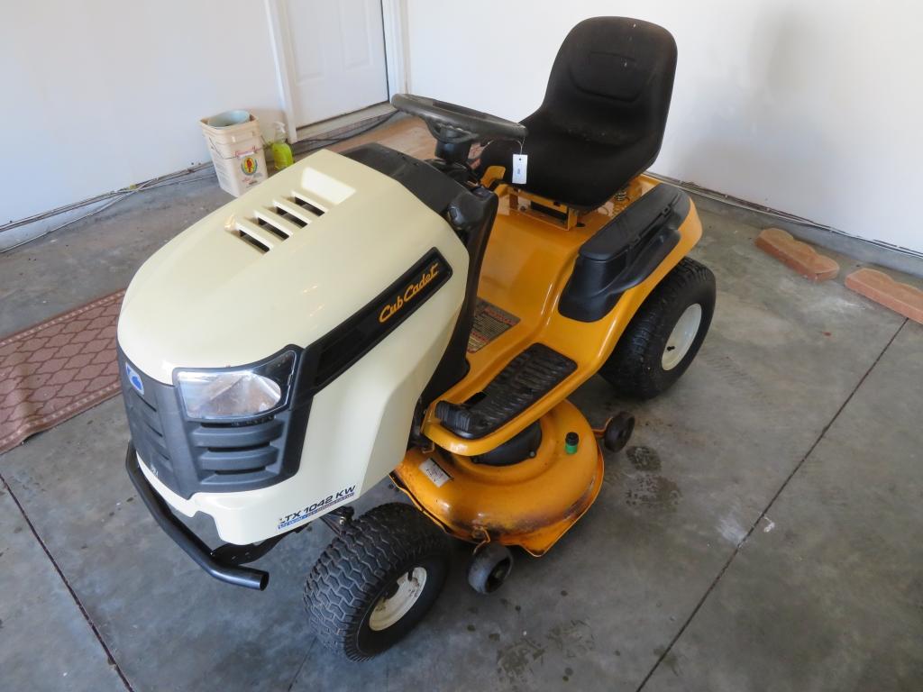 Cub Cadet LTX 1042 KW 42 Inch Cut