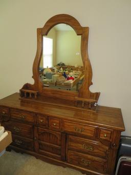 Dresser w mirror & Headboard
