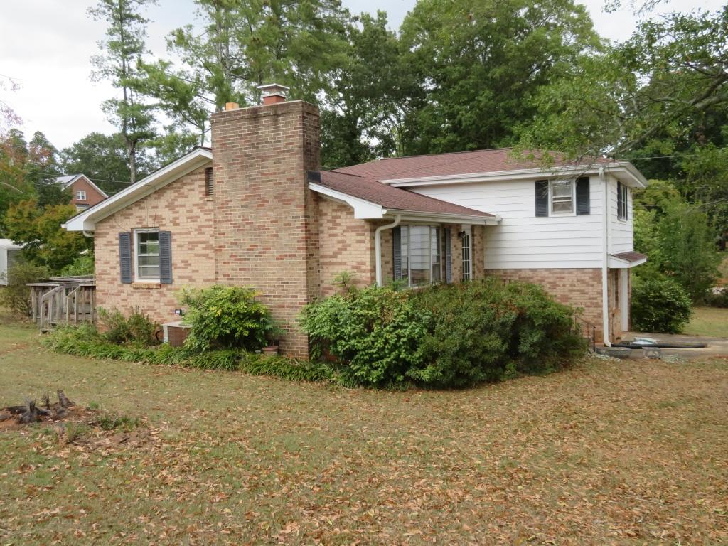 Tri-Level Brick House on .52 acre corner lot