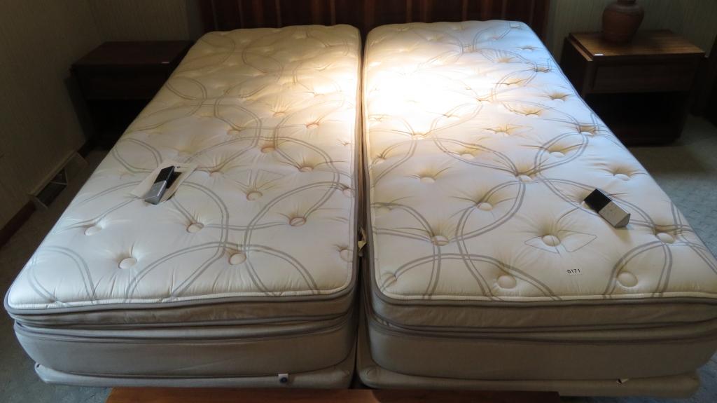 Sleep Number King Size Bed Set w/ adjustable base