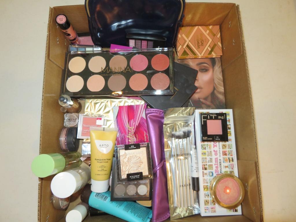 Lot of makeup & beauty items